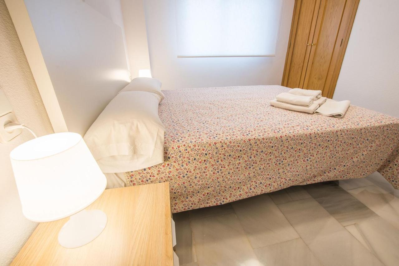 Qh Puerta Real Apartment Granada Exterior photo