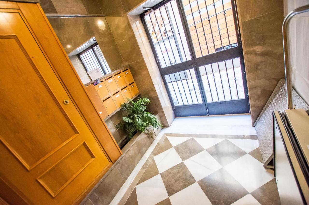 Qh Puerta Real Apartment Granada Exterior photo